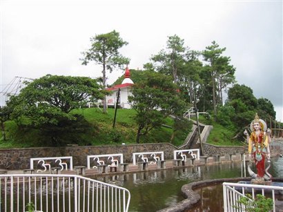 Lac Sacre 2.jpg